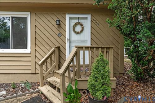 6158 Stronghold Dr, Mechanicsville, VA, 23111-4553 | Card Image