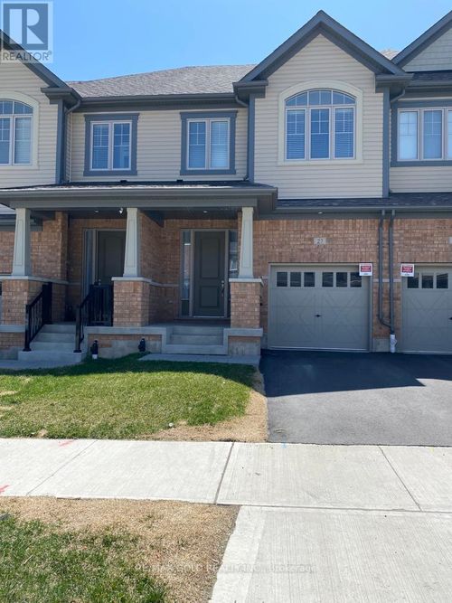27 Stonehill Ave, Kitchener, ON, N2R0N9 | Card Image