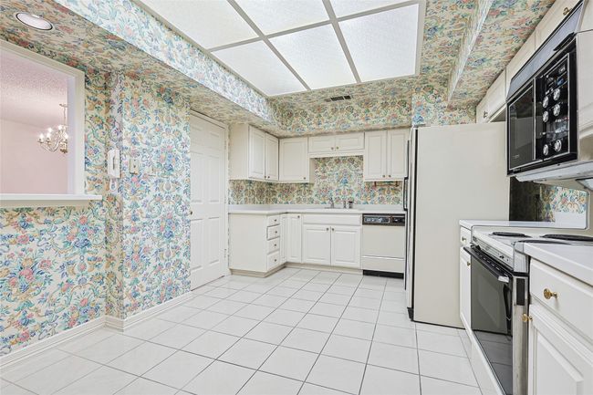 APT-821 - 5200 Keller Springs Rd, Condo with 3 bedrooms, 3 bathrooms and null parking in Dallas TX | Image 12