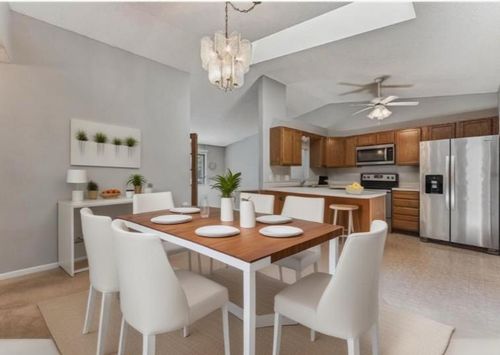 1011 Pond View Ct, Vadnais Heights, MN, 55127-3613 | Card Image