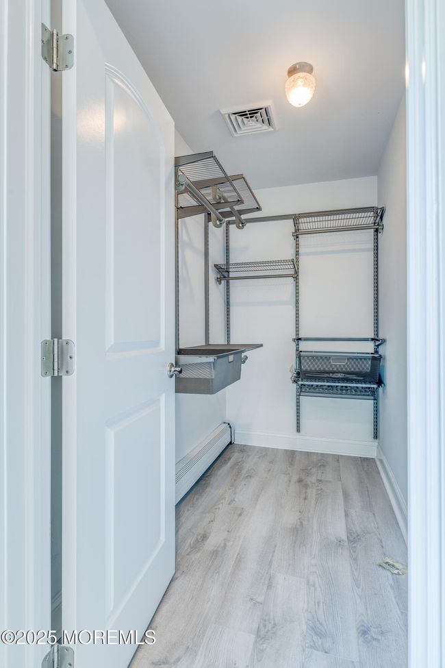Walk in Closet | Image 19