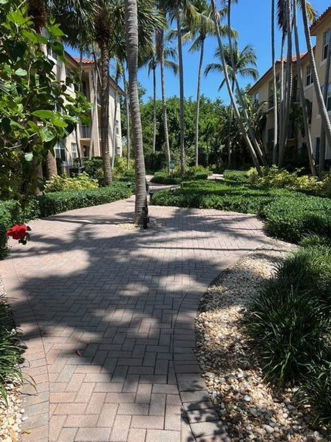APT-112 - 1805 N Flagler Dr, Condo with 2 bedrooms, 2 bathrooms and null parking in West Palm Beach FL | Image 25