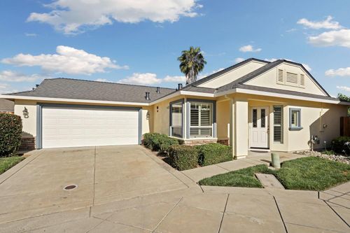 748 Young Court, Galt, CA, 95632 | Card Image
