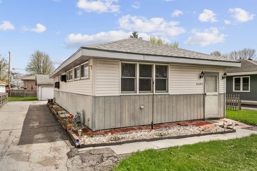 3S571 Tinker Ave, Warrenville, IL, 60555-3236 | Card Image