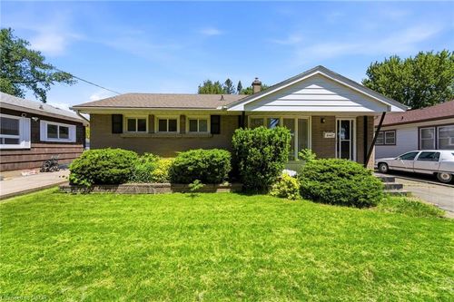 6447 Burdette Dr, Niagara Falls, ON, L2E5H4 | Card Image