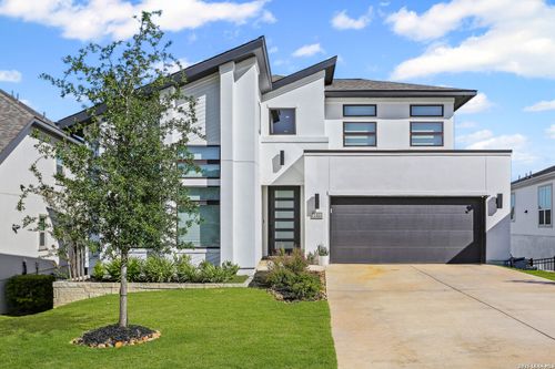 330 Navarro, Boerne, TX, 78006-2769 | Card Image