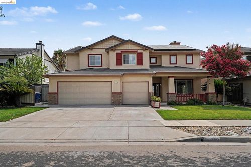 150 Malaga Way, Brentwood, CA, 94513-6208 | Card Image