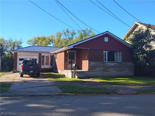 924 Phillips St, Marietta, OH, 45750-3441 | Card Image