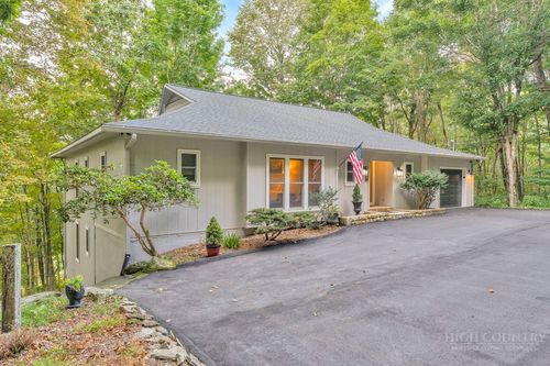 202 Cliffside Ln, Seven Devils, NC, 28604-9178 | Card Image