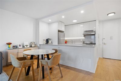 17C - 255 E 49th Street, Condo with 1 bedrooms, 1 bathrooms and null parking in New York NY | Image 2