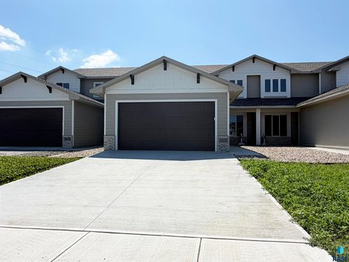 5117 E 67th St Street, Sioux Falls, SD, 57108 | Card Image