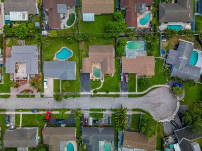 8311 Nw 45th St, House other with 3 bedrooms, 2 bathrooms and null parking in Lauderhill FL | Image 2