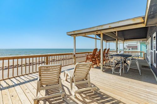 210 Beach Dr, Surfside Beach, TX, 77541-7940 | Card Image