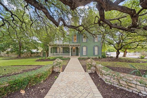 833 Belvin St, San Marcos, TX, 78666-4256 | Card Image