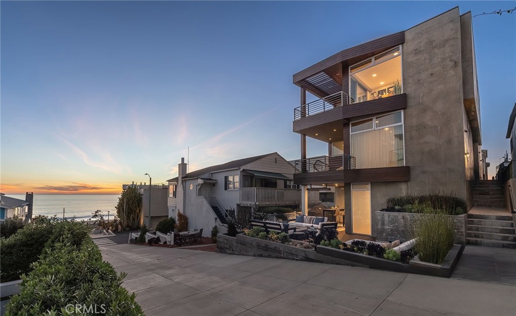 Residential Lease in Manhattan Beach 2