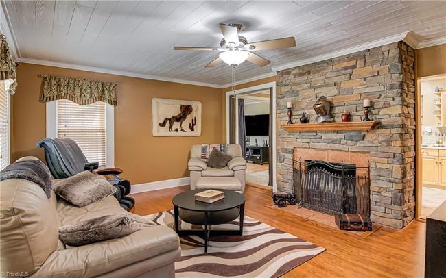 Living Room | Image 9