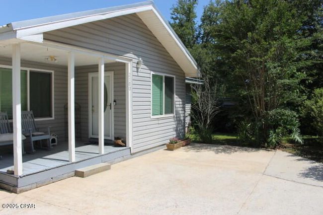 2100 Third Ave, House other with 3 bedrooms, 3 bathrooms and null parking in Sneads FL | Image 4