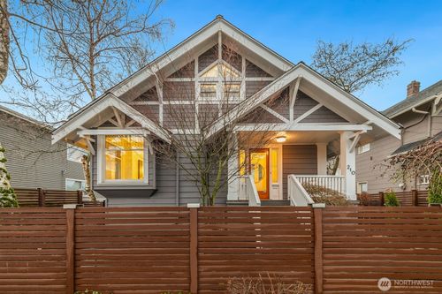 210 W Mcgraw St, Seattle, WA, 98119-2677 | Card Image