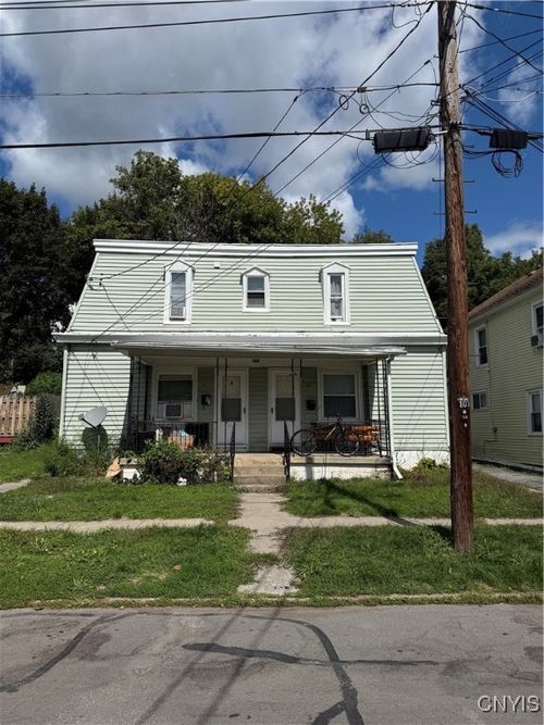 47 West St, Auburn, NY, 13021-2348 | Card Image
