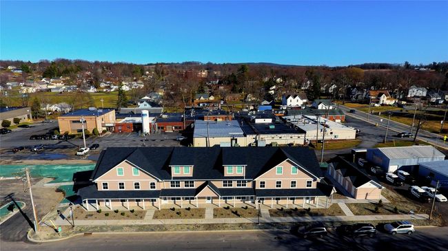 Aerial view with a residential view | Image 39