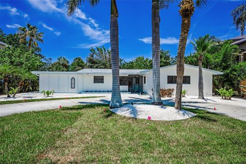 112 Peterson Ln, PALM HARBOR, FL, 34683-1822 | Card Image