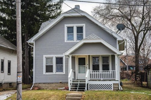 454 W Kilbourn Avenue, West Bend, WI, 53095 | Card Image
