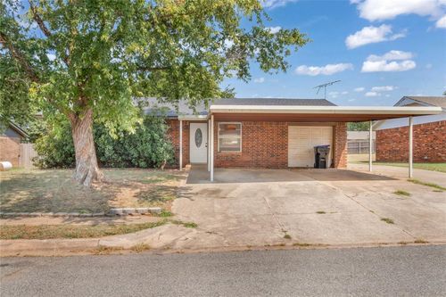 603 Willis St, Noble, OK, 73068-8215 | Card Image
