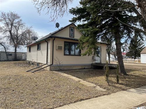 101 2nd Avenue E, Lafleche, SK, S0H2K0 | Card Image