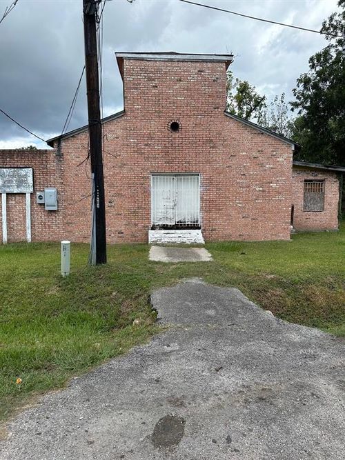 906 Fortune St, Houston, TX, 77088-6220 | Card Image