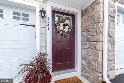 121 Arbor Blvd, PERKASIE, PA, 18944-1217 | Card Image