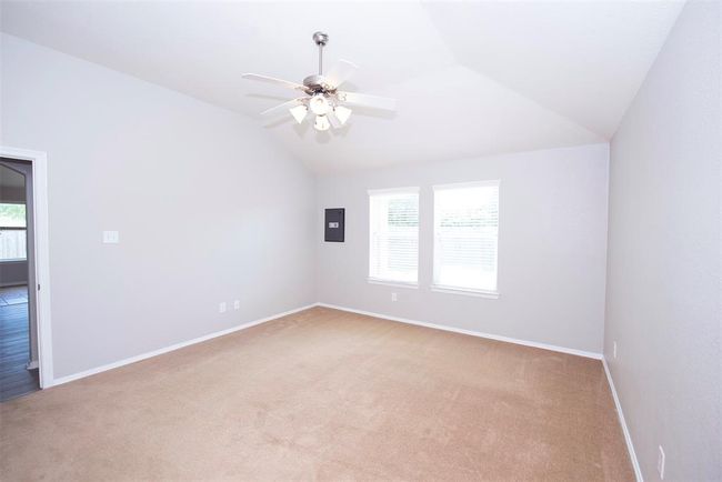This room will easily fit your king sized furniture. | Image 17