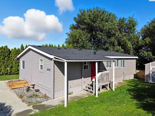 692 Lonetree Ln, Richland, WA, 99352-7313 | Card Image