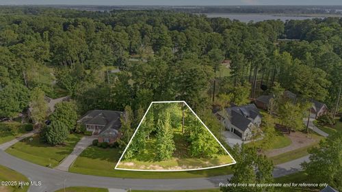 201 Neuse Dr, Chocowinity, NC, 27817 | Card Image