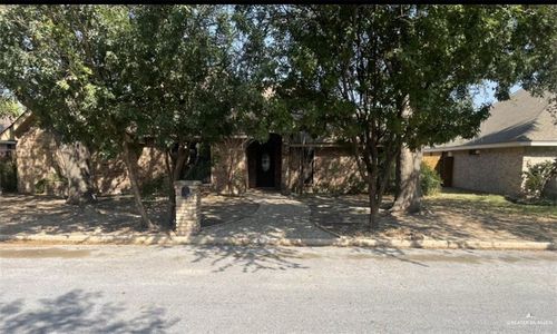 121 E Kiwi St, McAllen, TX, 78504-2026 | Card Image
