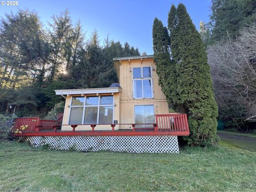 321 Jd Ln, Reedsport, OR, 97467-9713 | Card Image