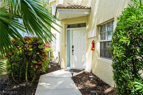 7-201-81 Silver Oaks Cir, NAPLES, FL, 34119-4685 | Card Image