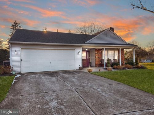 23 Fernwood Court, Columbus, NJ, 08022 | Card Image