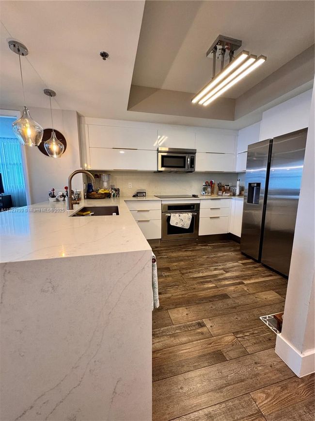 APT-908S - 2681 N Flamingo Rd, Condo with 3 bedrooms, 3 bathrooms and null parking in Sunrise FL | Image 6