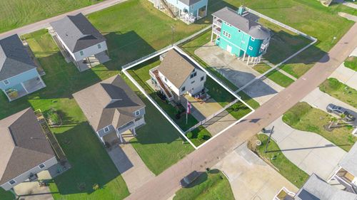 22901 Miramar Cir, Galveston, TX, 77554-8867 | Card Image