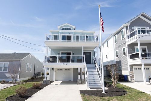 108 W 7th Ave, North Wildwood, NJ, 08260-2804 | Card Image