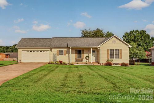 1425 Farmington Hills Dr, Conover, NC, 28613-9043 | Card Image