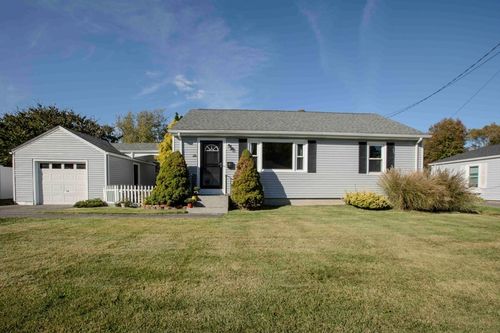 73 Bourne Rd, Swansea, MA, 02777-3020 | Card Image