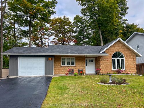 30 Shaw Cres, Huntsville, ON, P1H1T7 | Card Image