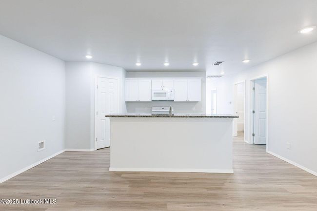 5511 Jarvis St, Home with 6 bedrooms, 4 bathrooms and null parking in Lubbock TX | Image 10