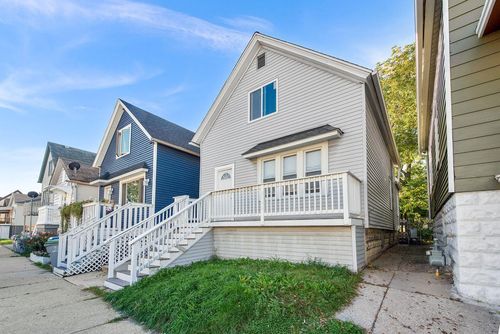 2041 S 15th Pl, Milwaukee, WI, 53204-3704 | Card Image