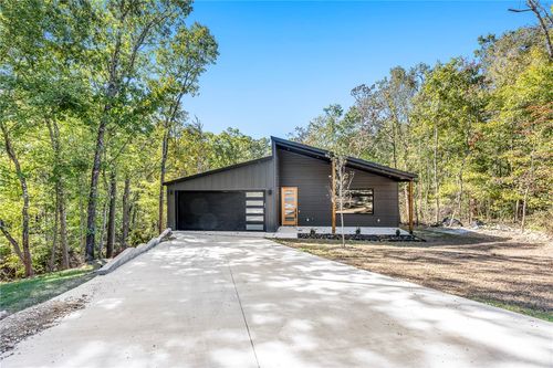 8 Wigtown Ln, Bella Vista, AR, 72715-4002 | Card Image