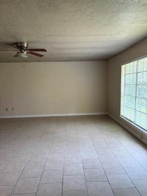 16030 Blackhawk Blvd, Friendswood, TX, 77546-3102 | Card Image