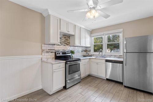 47425 Jeffry, Shelby Twp, MI, 48317-2926 | Card Image