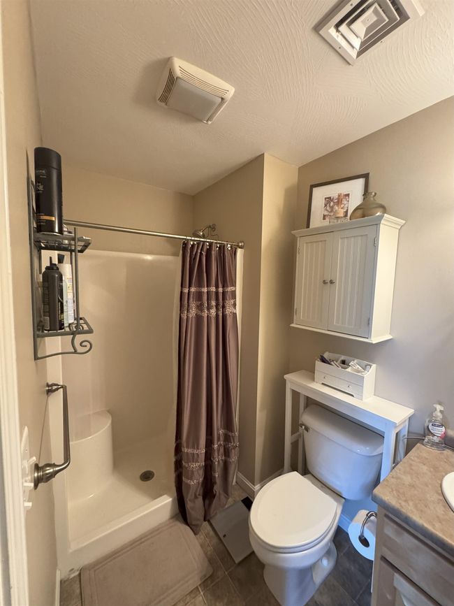 APT-1 - 26 Scribner Rd, Condo with 3 bedrooms, 3 bathrooms and null parking in Fremont NH | Image 18