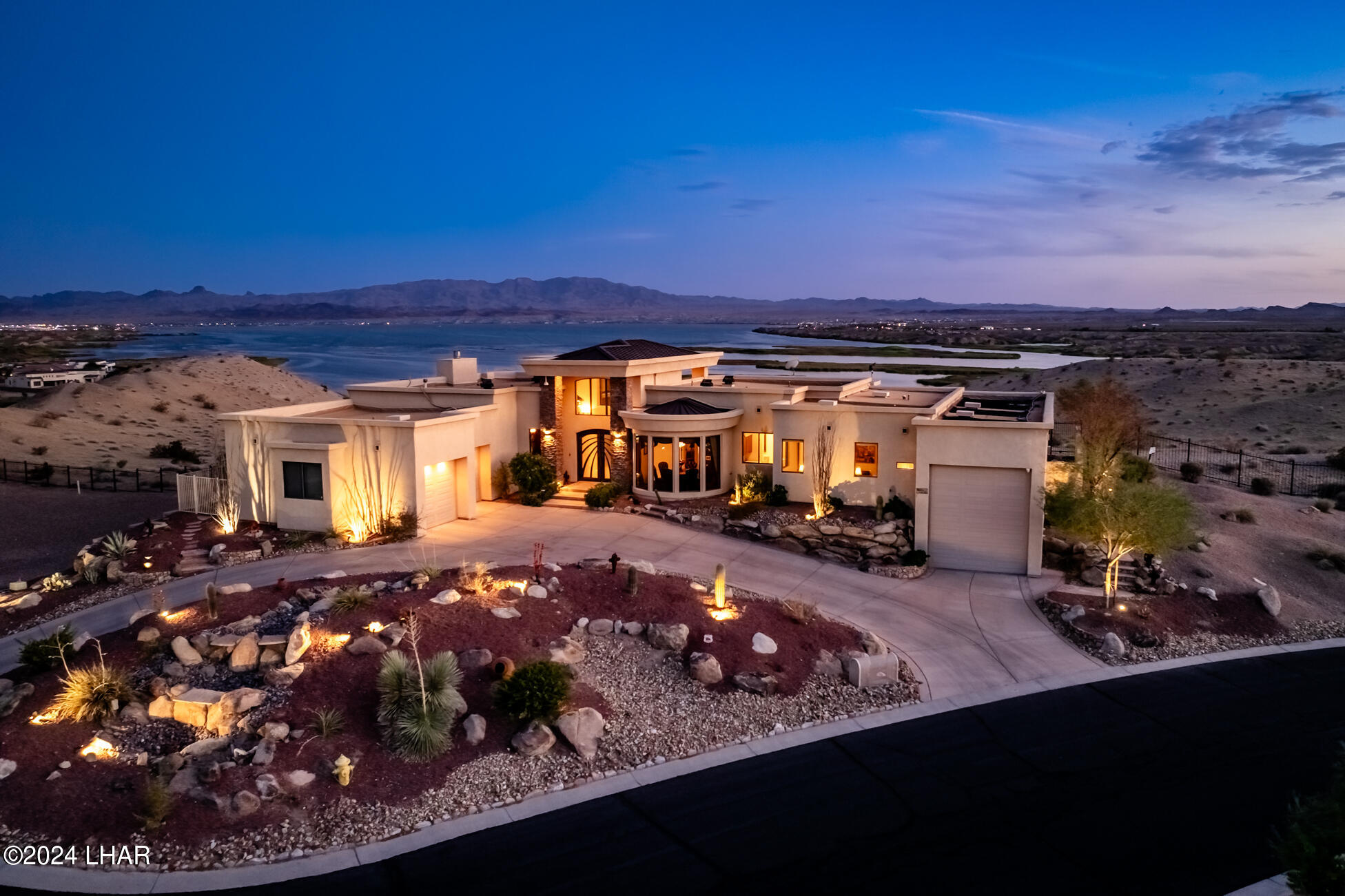 Tradition Ln, Lake Havasu City, AZ 86404